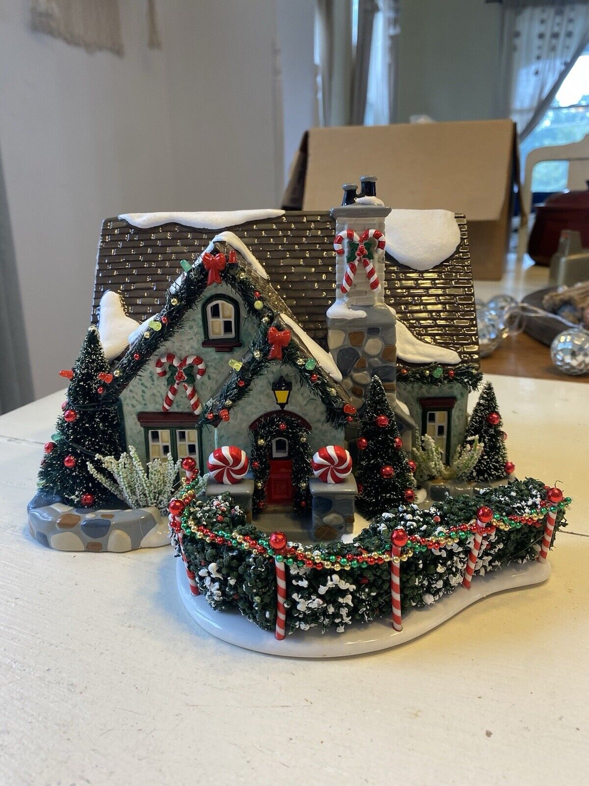 Rare Department 56 Snow Village Series - The Peppermint House Style 55350