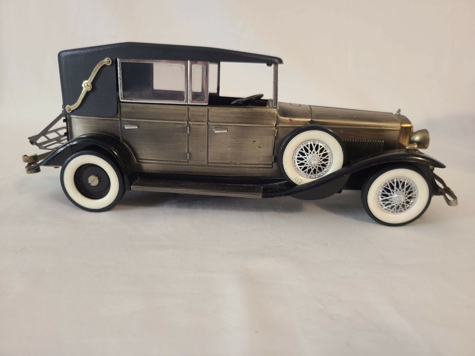 Vintage Solid State AM Radio Lincoln 1928 Model L Convertible Car 