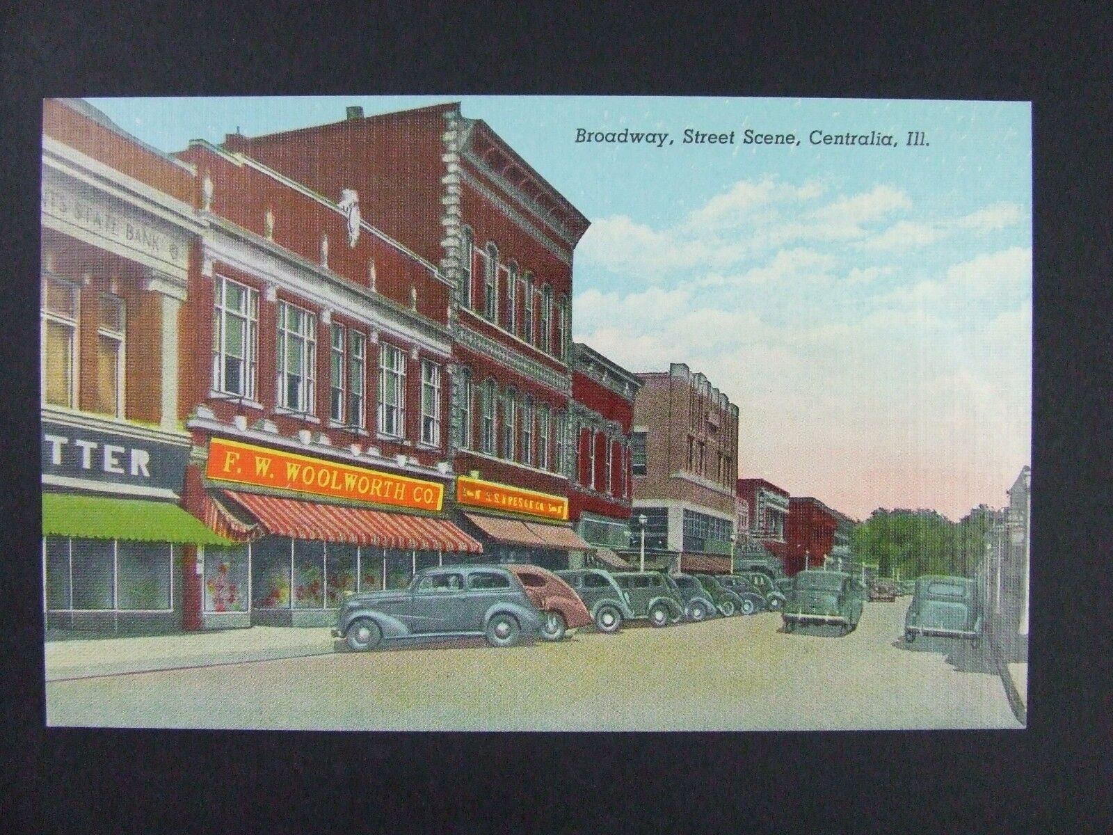 Centralia Illinois IL Broadway Street Old Cars Curt Teich Linen Postcard 1939