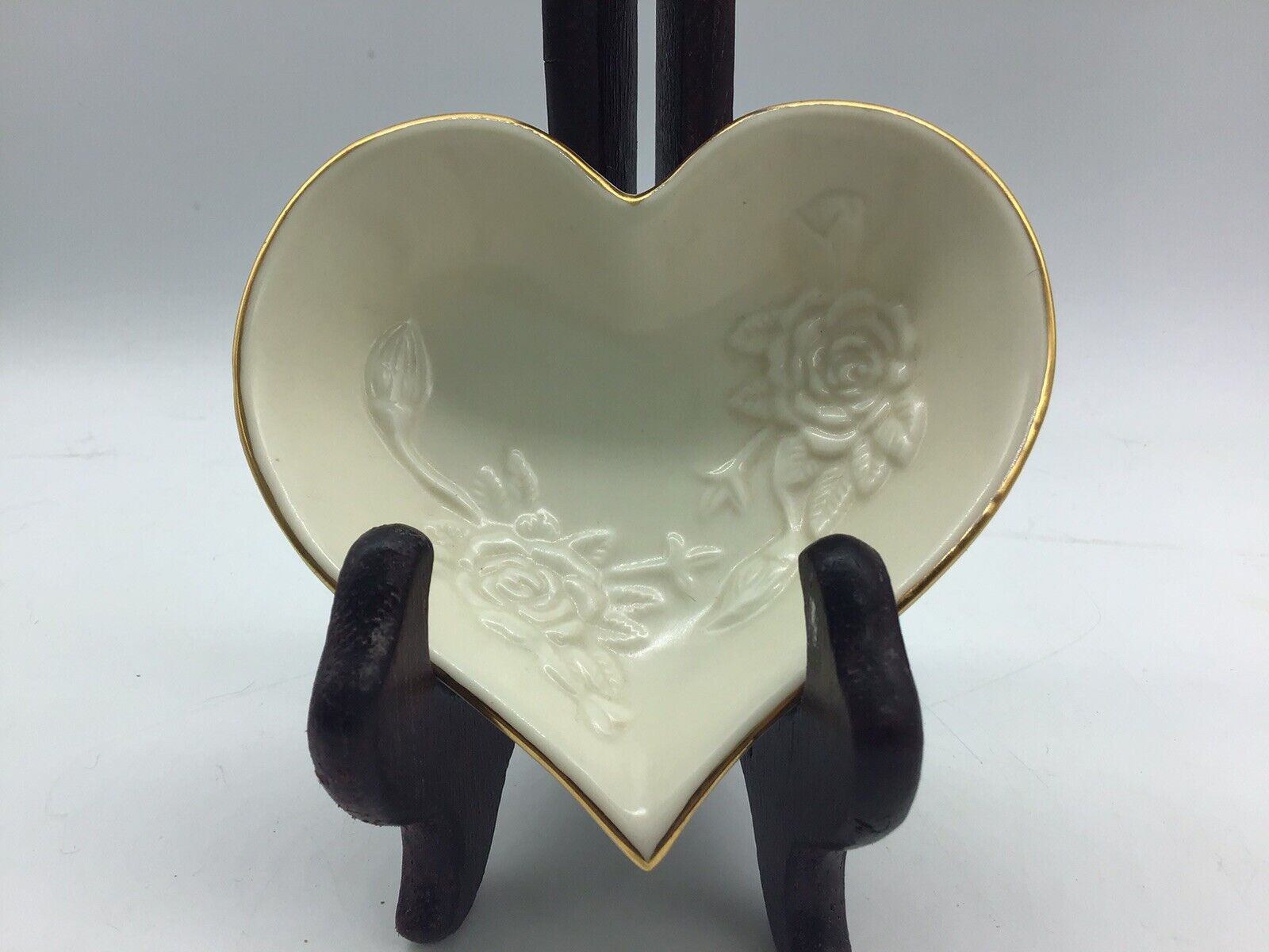 Lenox Sculpted Heart Rose Shaped Trinket Dish Raised Flowers Ivory 24k Gold Trim
