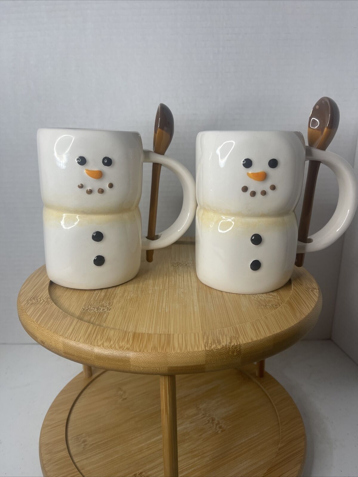 EARTHENWARE Christmas Snowman NEW 10 Oz.  Ceramic Coffee MUG w/ Brown SPOON X2