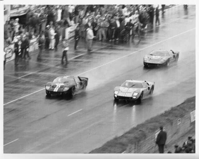 1966 Ford GT Mark II Wins the 24 Hours of Lemans Press Photo and Release 0410
