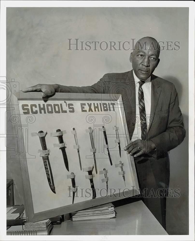 1965 Press Photo Principal N.L. Bethel of West Homestead Elementary School