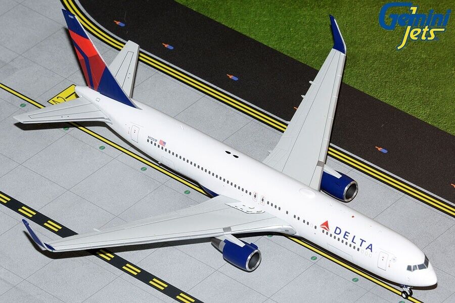 GEMINI JETS Delta Airlines Boeing 767-300ER N1201P G2DAL1117 1/200