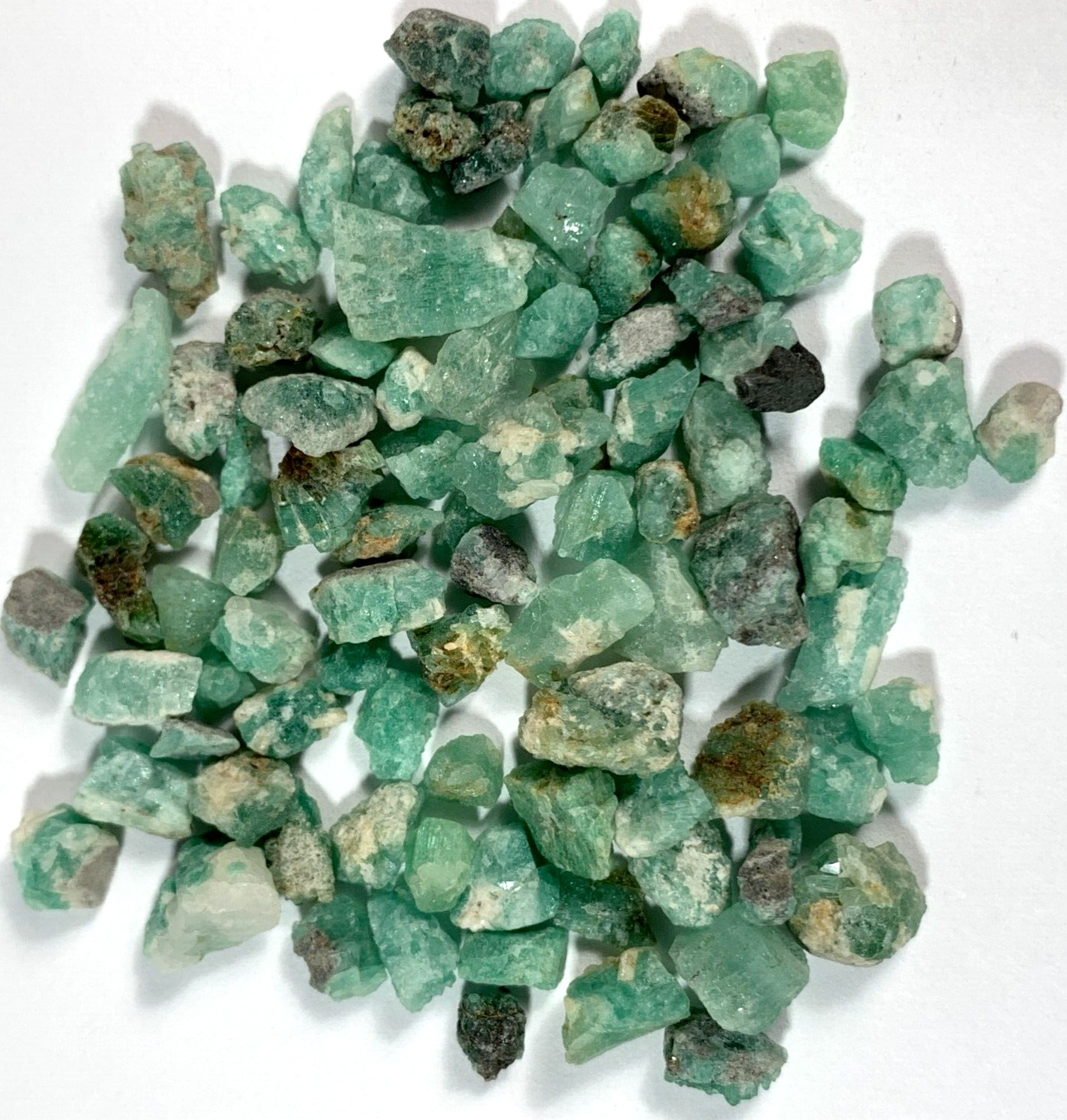 Natural rough EMERALD / BERYL crystals rock specimens raw untreated 12 grams