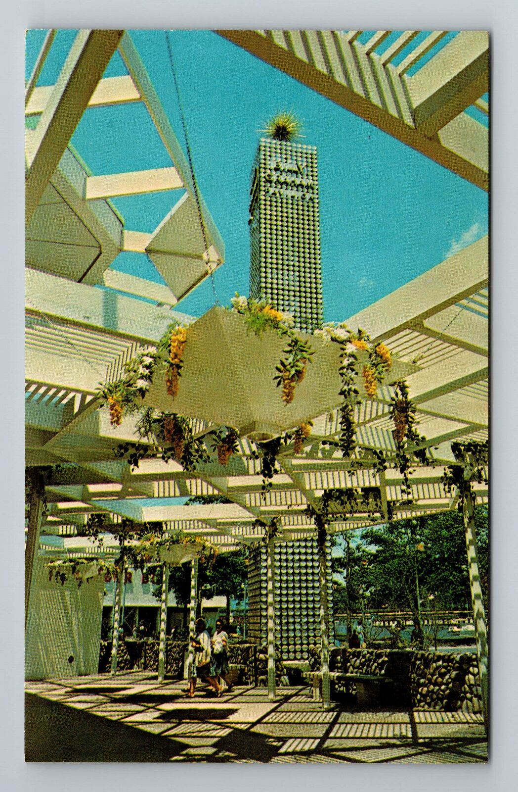 Queens NY-New York, In The Pavilion Courtyard, Vintage Postcard