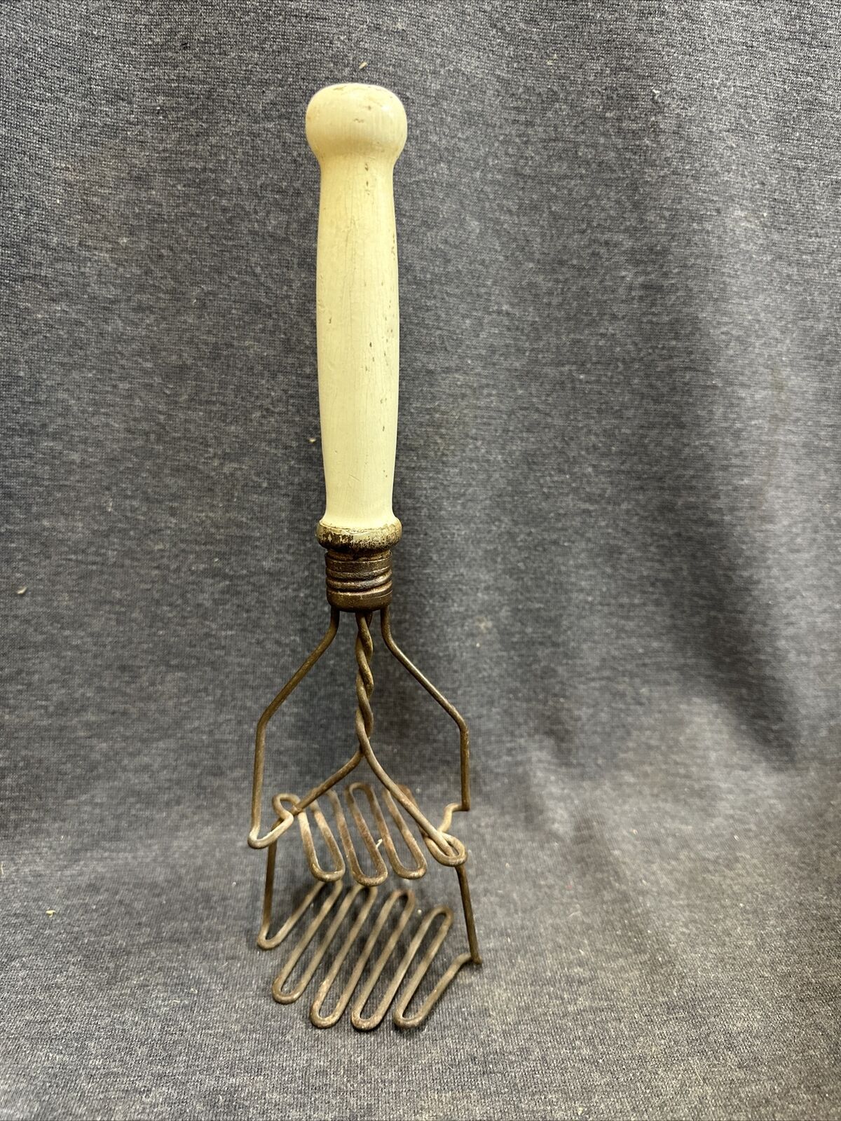 Unusual Vintage Spring Loaded Twisted Wire Potato Masher