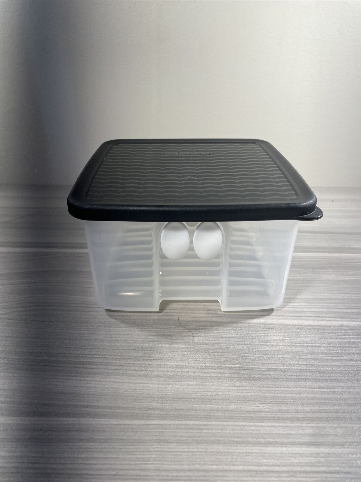Tupperware Fridgesmart Container Medium Black Adjustable Vented New 