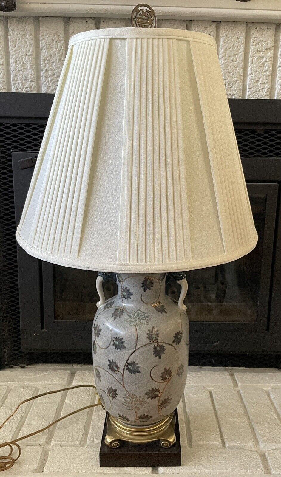 Vintage Frederick Cooper Floral Table Lamp, Beautiful Condition