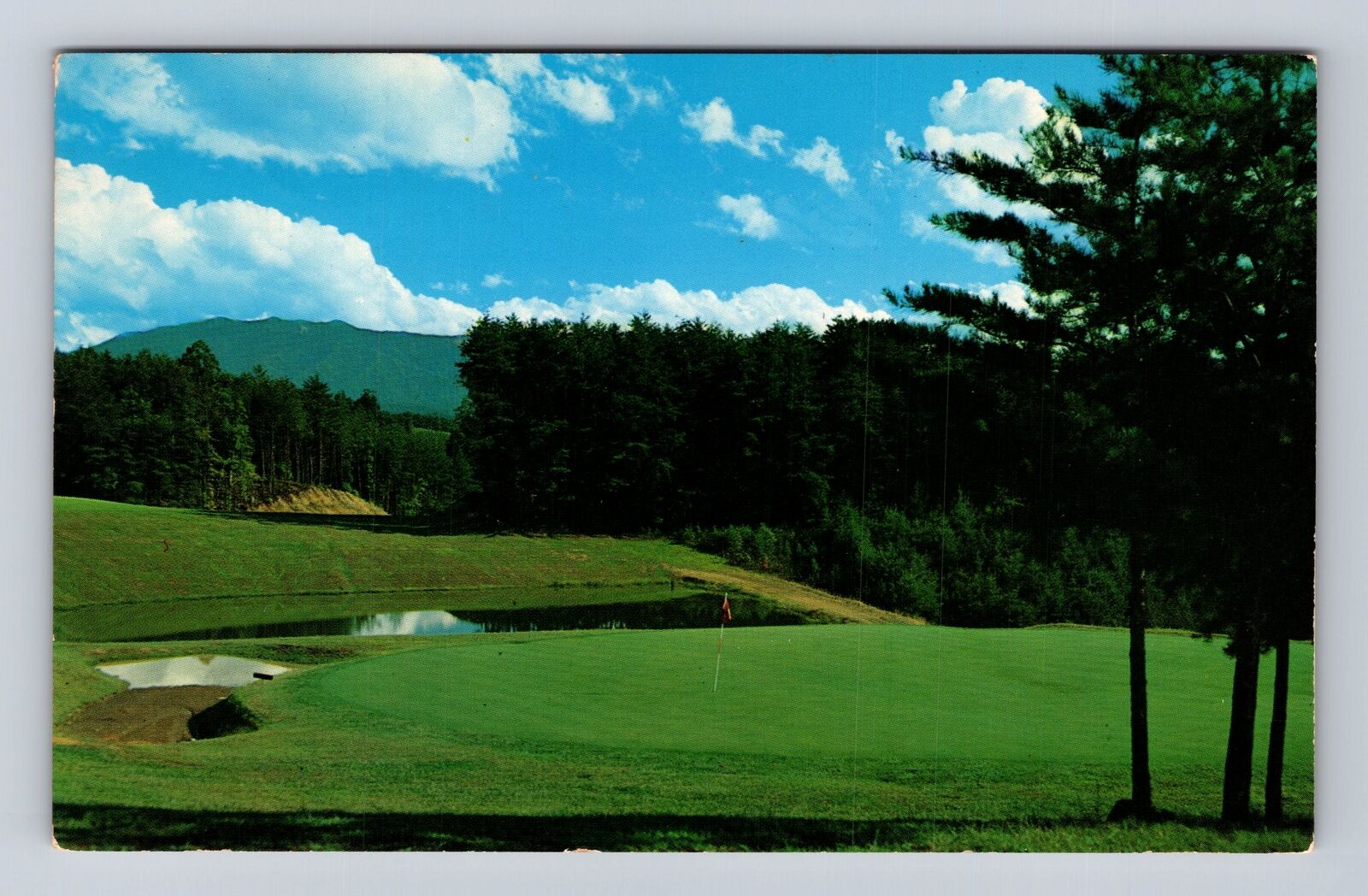 Gatlinburg TN-Tennessee, 18th Green, Gatlinburg Country Club, Vintage Postcard