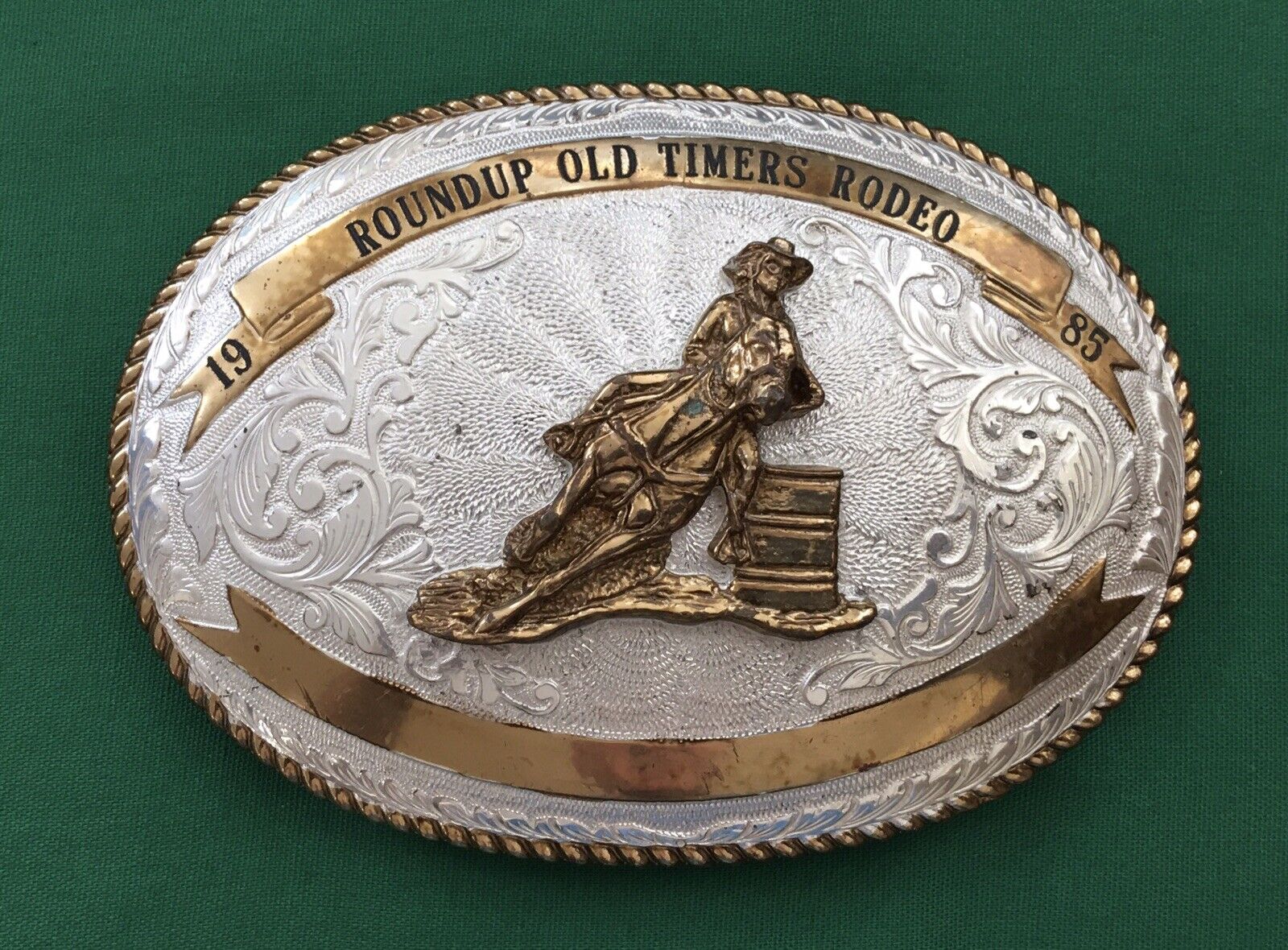 MEGA SALE   Vintage Huge 1985 Roundup Old Timers Rodeo Cowboy Trophy Belt Buckle