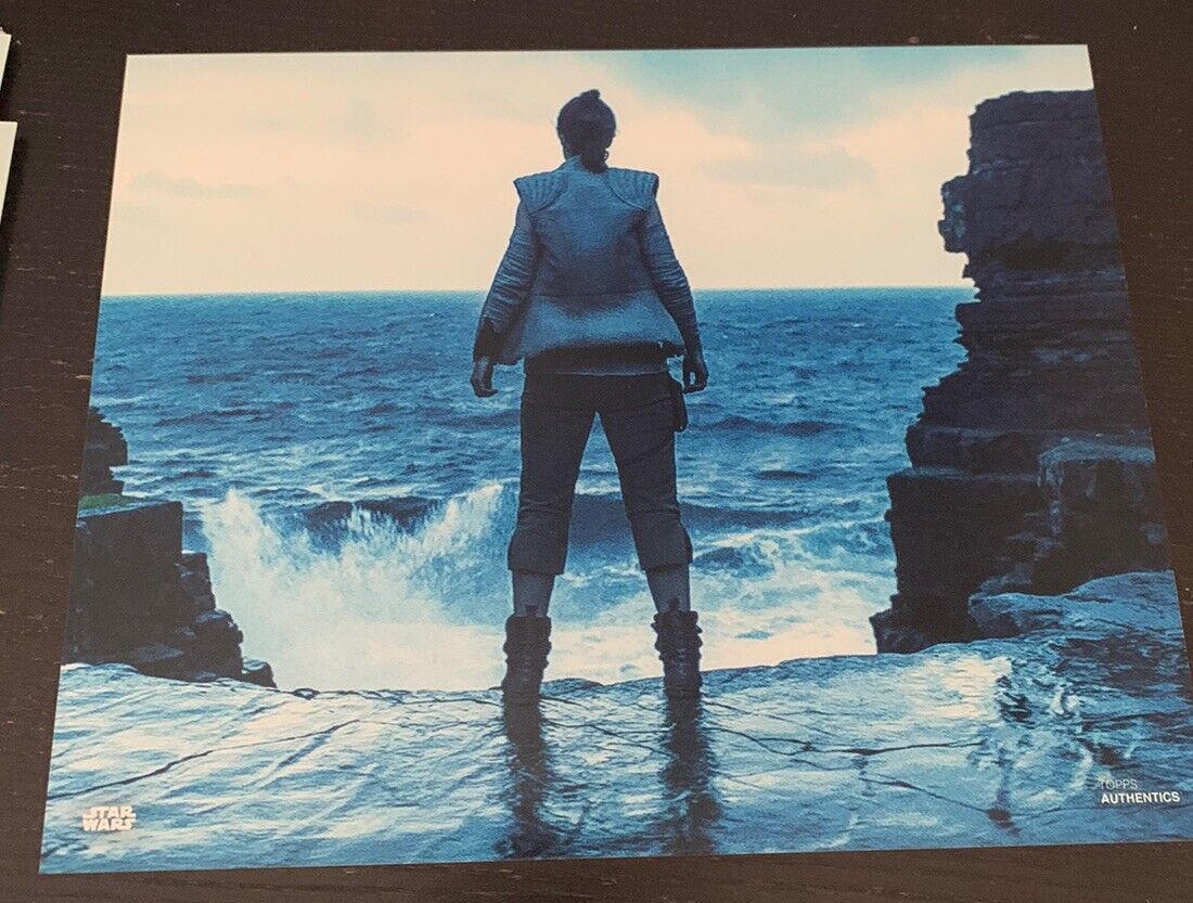 STAR WARS Rey 8x10 TOPPS Authentic Glossy photo - Official  - Daisy Ridley