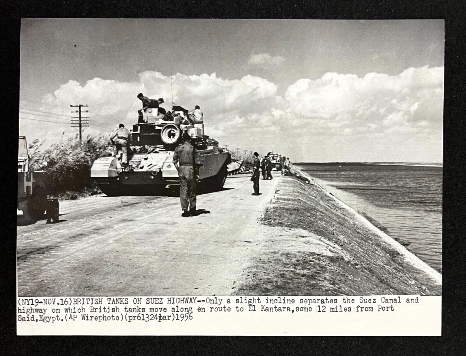 1956 Suez Highway British Tanks Road To El Kantara Port Egypt VTG Press Photo