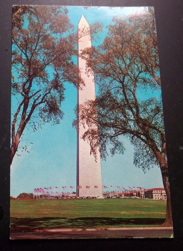 POSTCARD 1967 USED WASHINGTON MONUMENT, WASHINGTON, D.C.