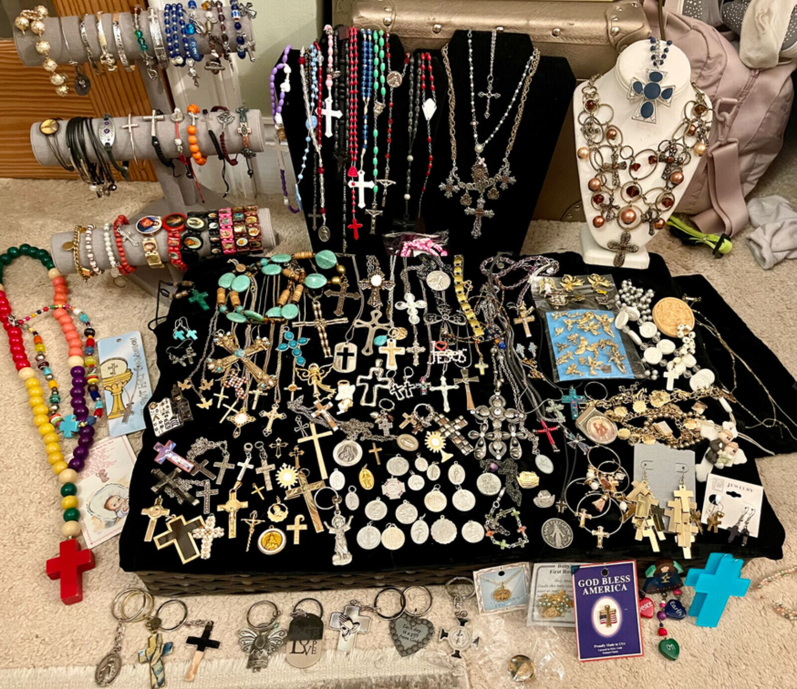 Religious Christian JEWELRY HUGE LOT OF 200+ PIECES VINTAGE & Modern JEWELRY