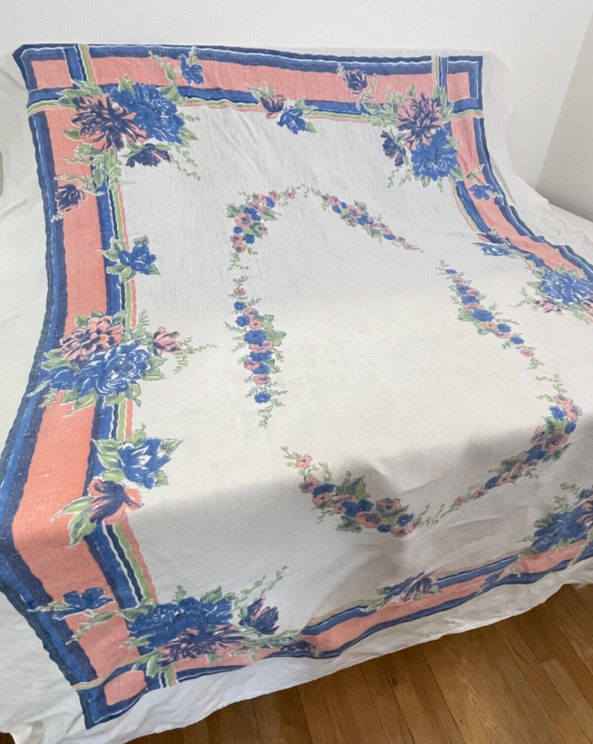 Vintage Mid Century Modern Linen Tablecloth Floral Medallion YY884