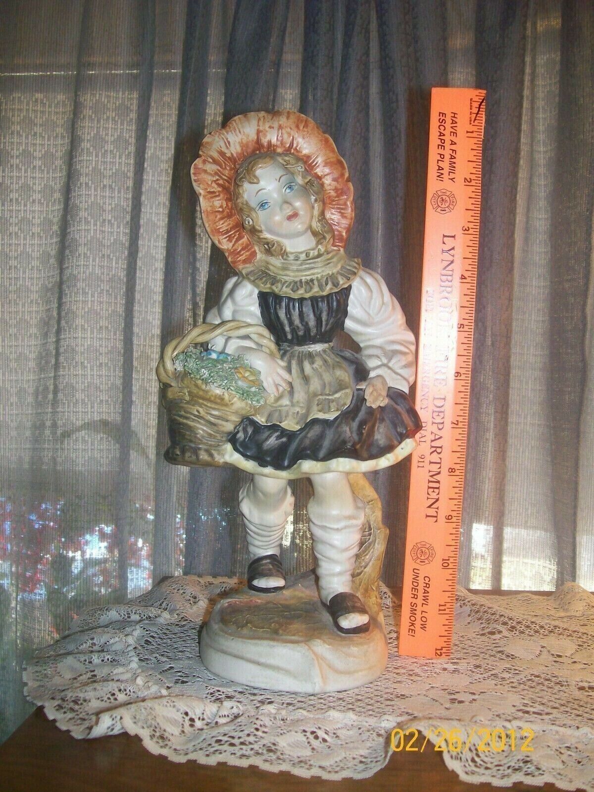 Capodimonte Capo Dimonte Large Country Girl Figurine Bonnet Flower Basket Italy