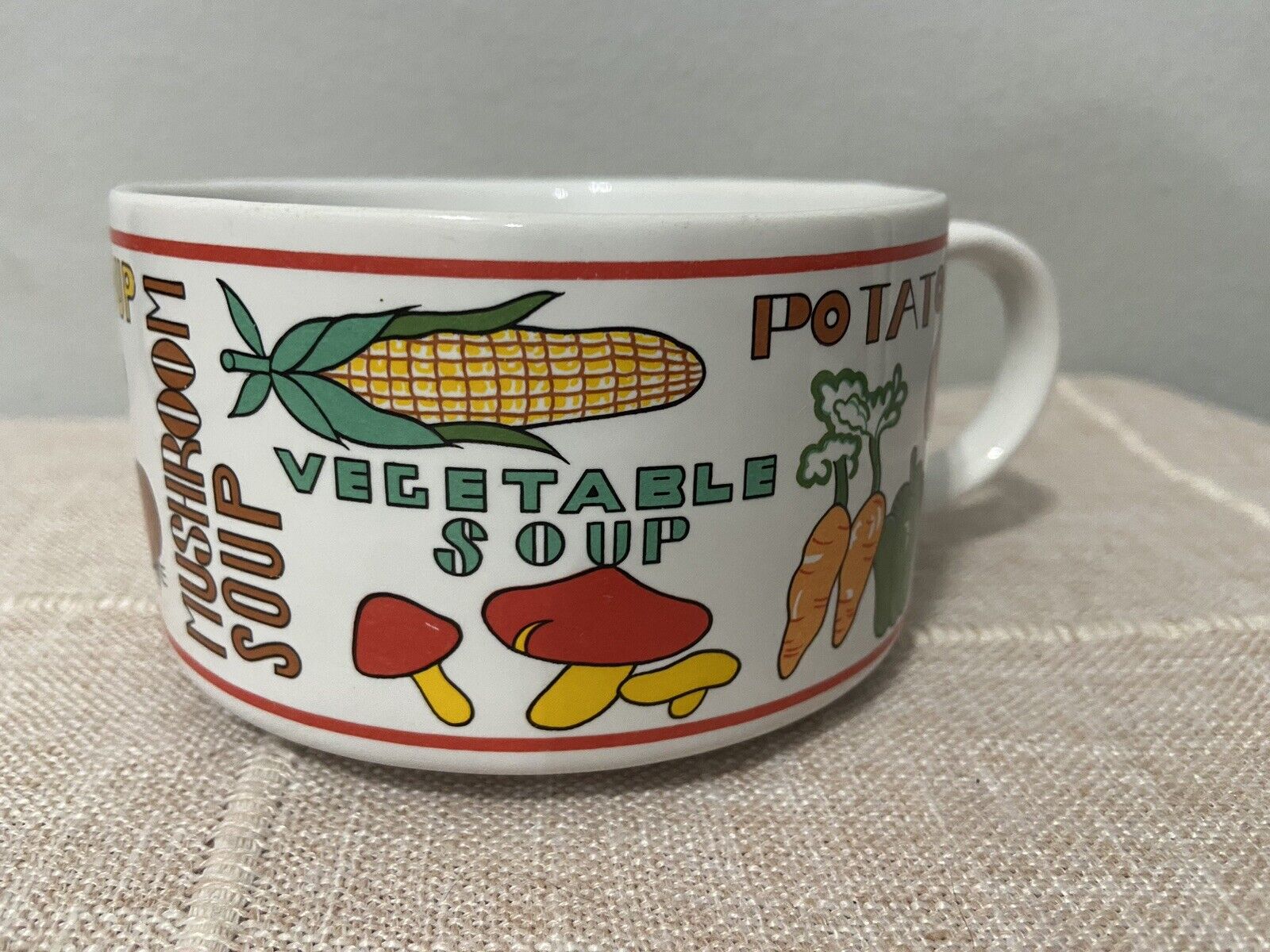 Vintage Retro 1970s Pop Art Soup Bowl/Mug With Vegetables Mushrooms