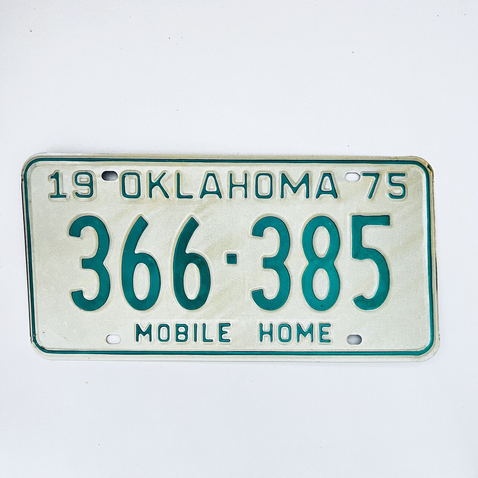 1975 United States Oklahoma Base Mobile Home License Plate 366-385