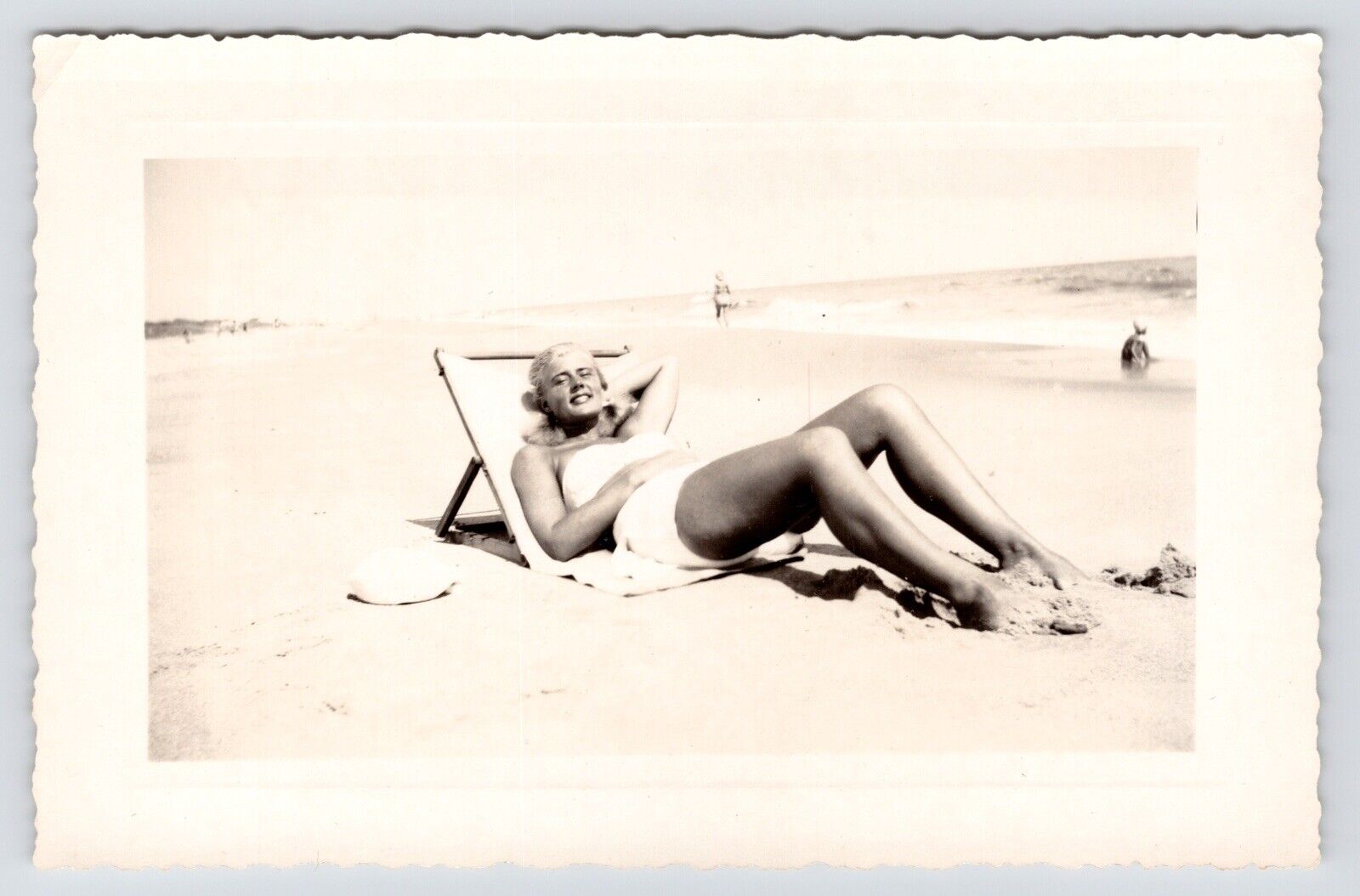 c1940s-50s Pinup Girl on Beach Chair~Ocean view~Sun Bather~Vintage B&W MCM Photo