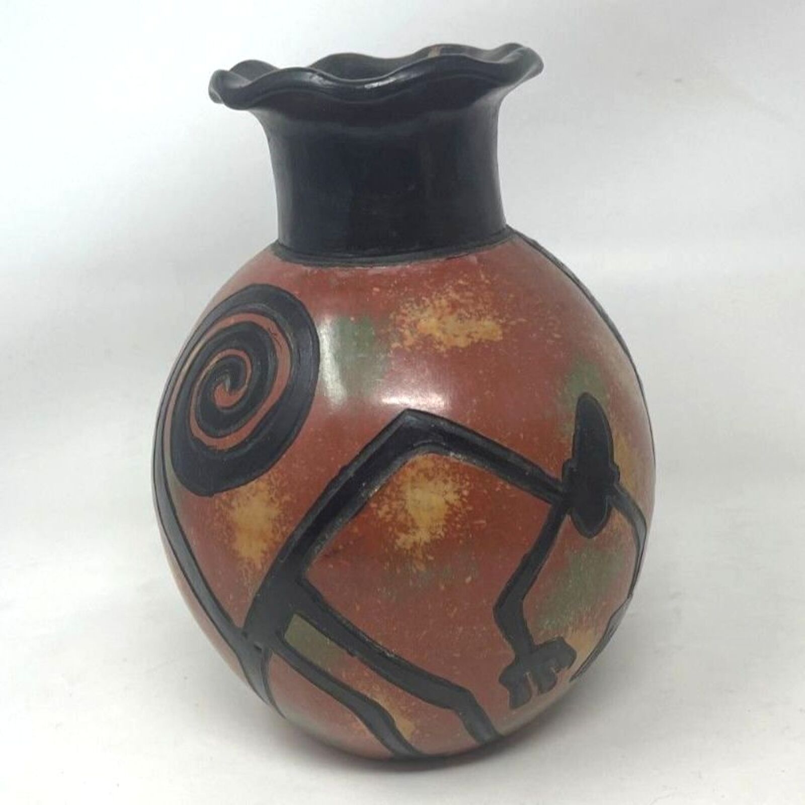 Peruvian Chulucanas Monkey NAZCA STYLE Art Studio Pottery Vase Signed 7.5\