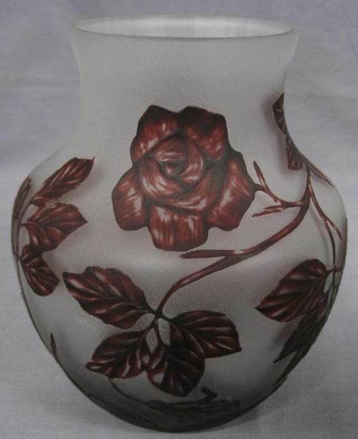Beautiful Large Signed Galle Cameo Glass Vase in perfect condition