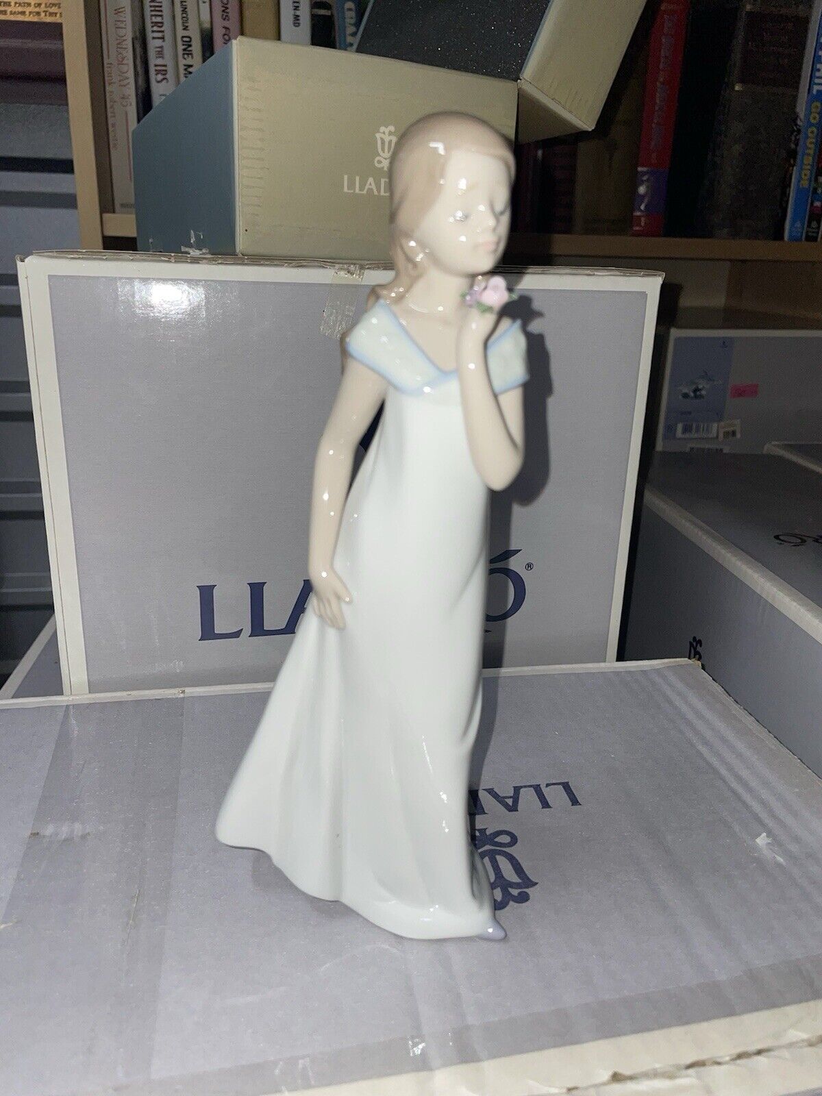 Lladro “A Special Occasion” #8213 Porcelain Figure Retired MINT W/Box