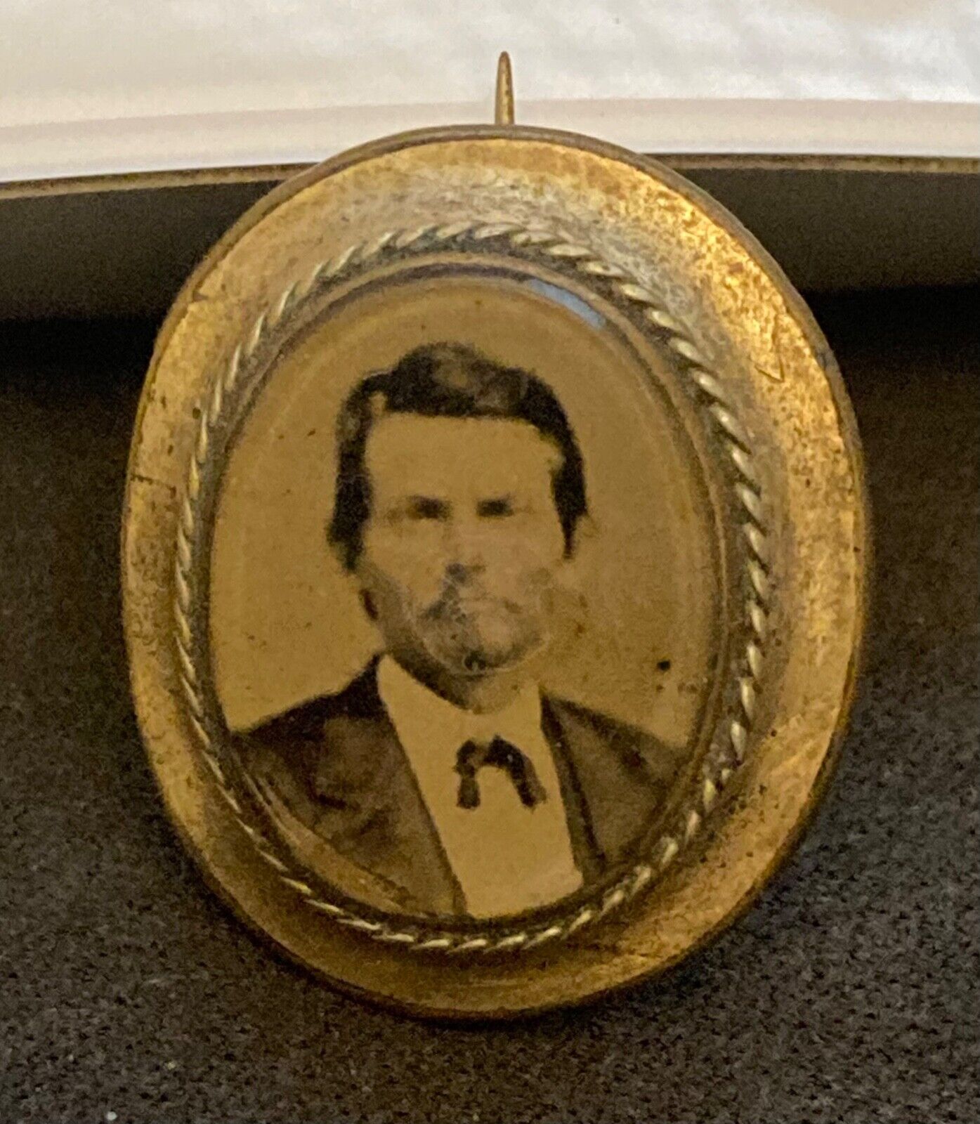 CIVIL WAR ERA GOLD FILLED MOURNING BROOCH PIN INCASED PHOTO (OUTLAW?)