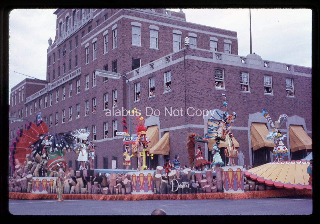 Orig 1962 SLIDE Daytons Float in Aquatennial Parade Nicollet Ave Minneapolis MN