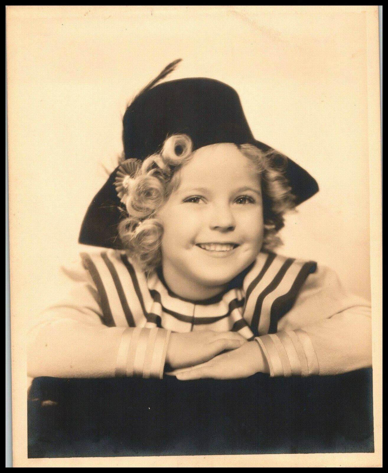 SHIRLEY TEMPLE ICONIC GIRL ACTRESS HOLLYWOOD 1930s CUTE POSE ORIG DBW PHOTO 609