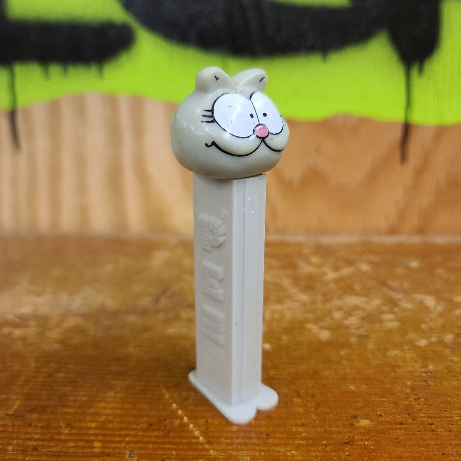 Garfield & Friends Nermal Pez Dispenser