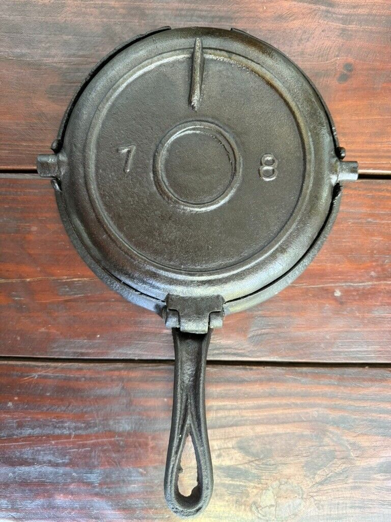 #7/8 cast iron waffle iron vintage