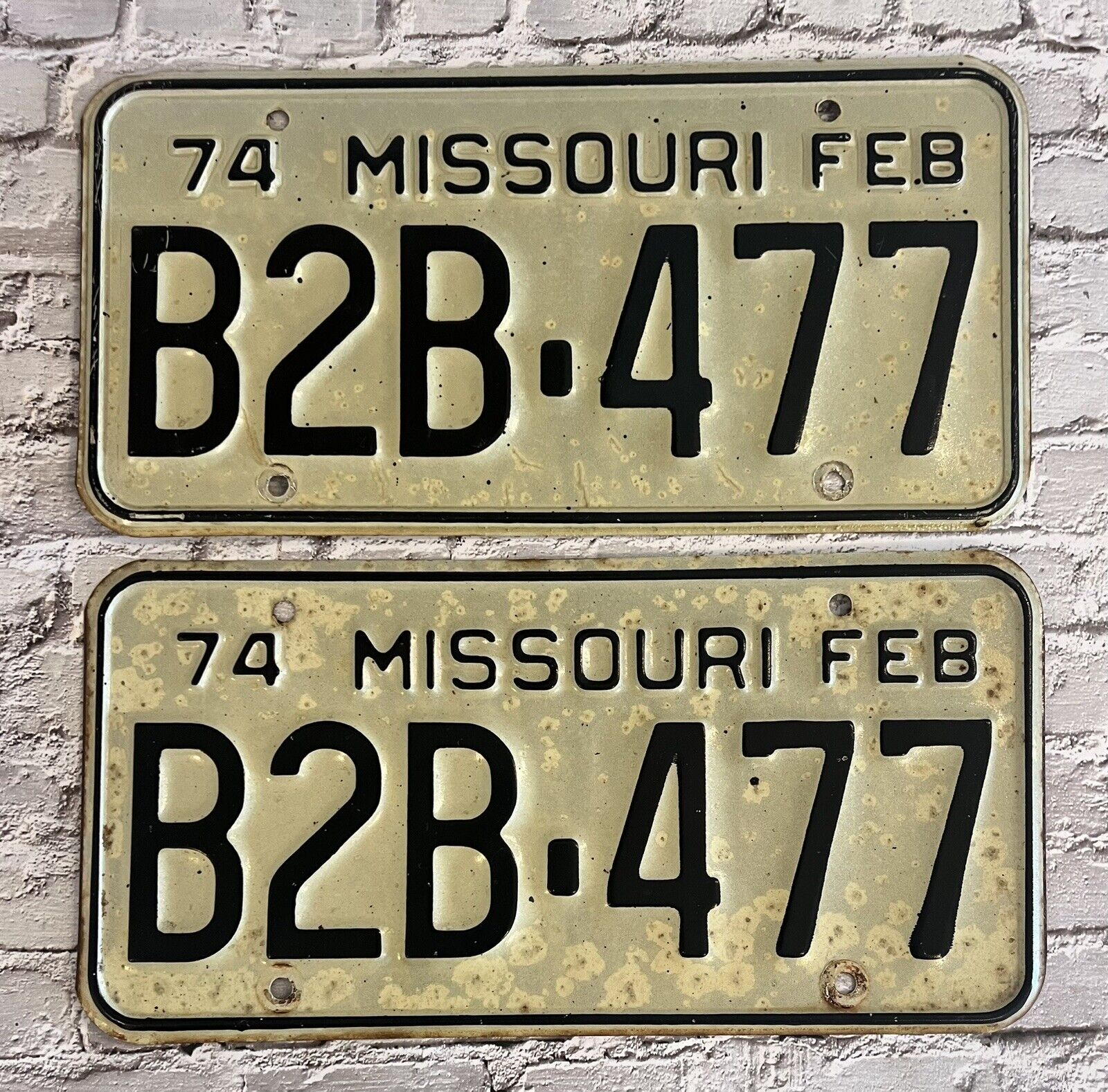 1974 Missouri Automobile License Plate Matched Pair / Set B2B-477