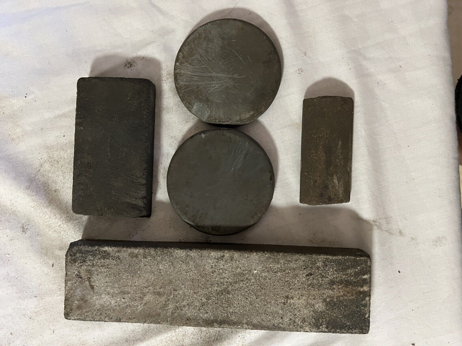 VINTAGE ASSORTED LOT of 5 SHARPENING STONES assorted Types and Sizes