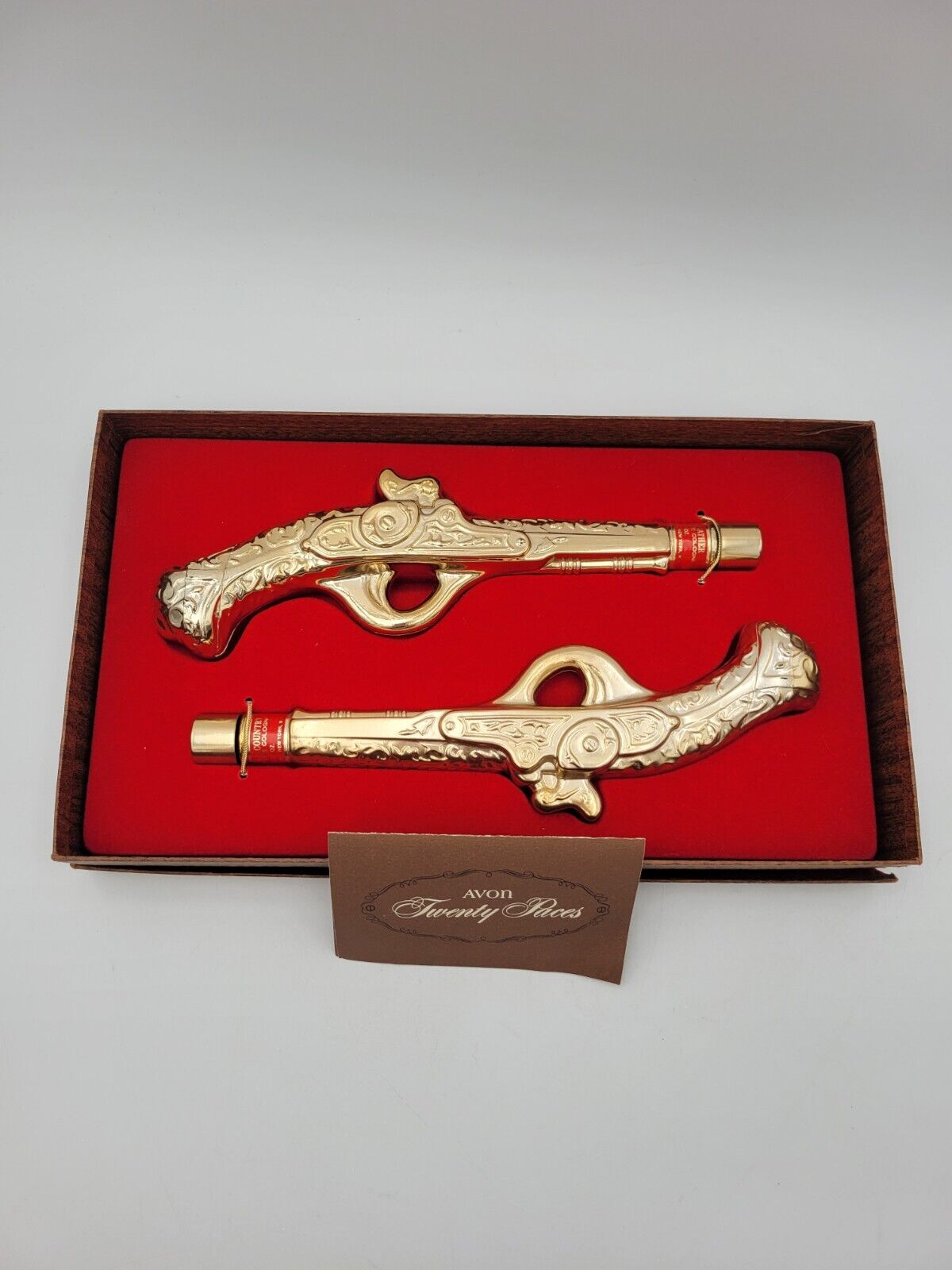 Vintage Avon Twenty Paces Dueling Pistols With Colognes In Original Box