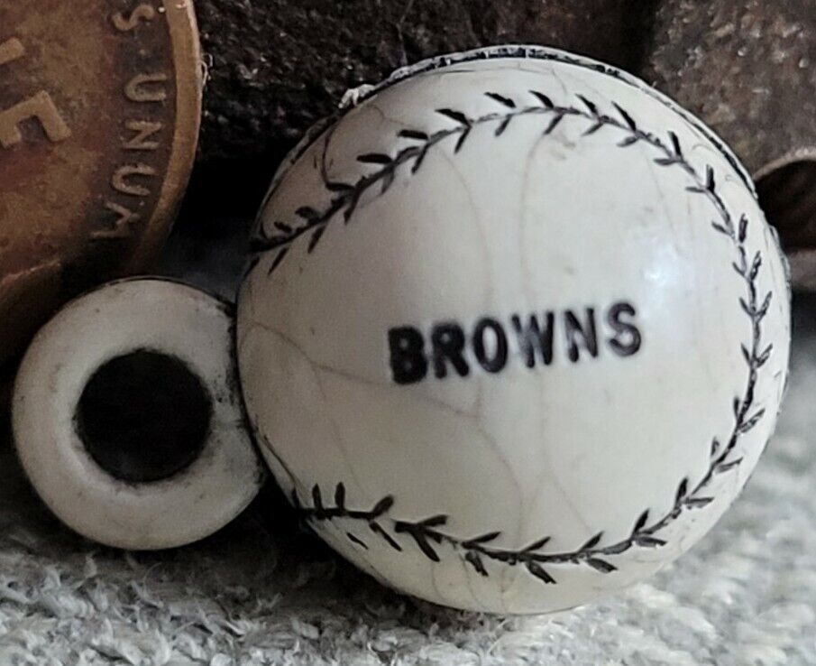 Vintage plastic ST LOUIS BROWNS BASEBALL gumball charm prize jewelry 