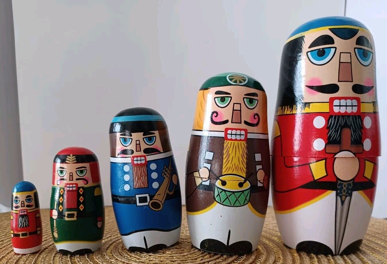 Set Of 5 Pcs Dolls Wooden Russian Nesting Babushka Matryoshka Hand Painted