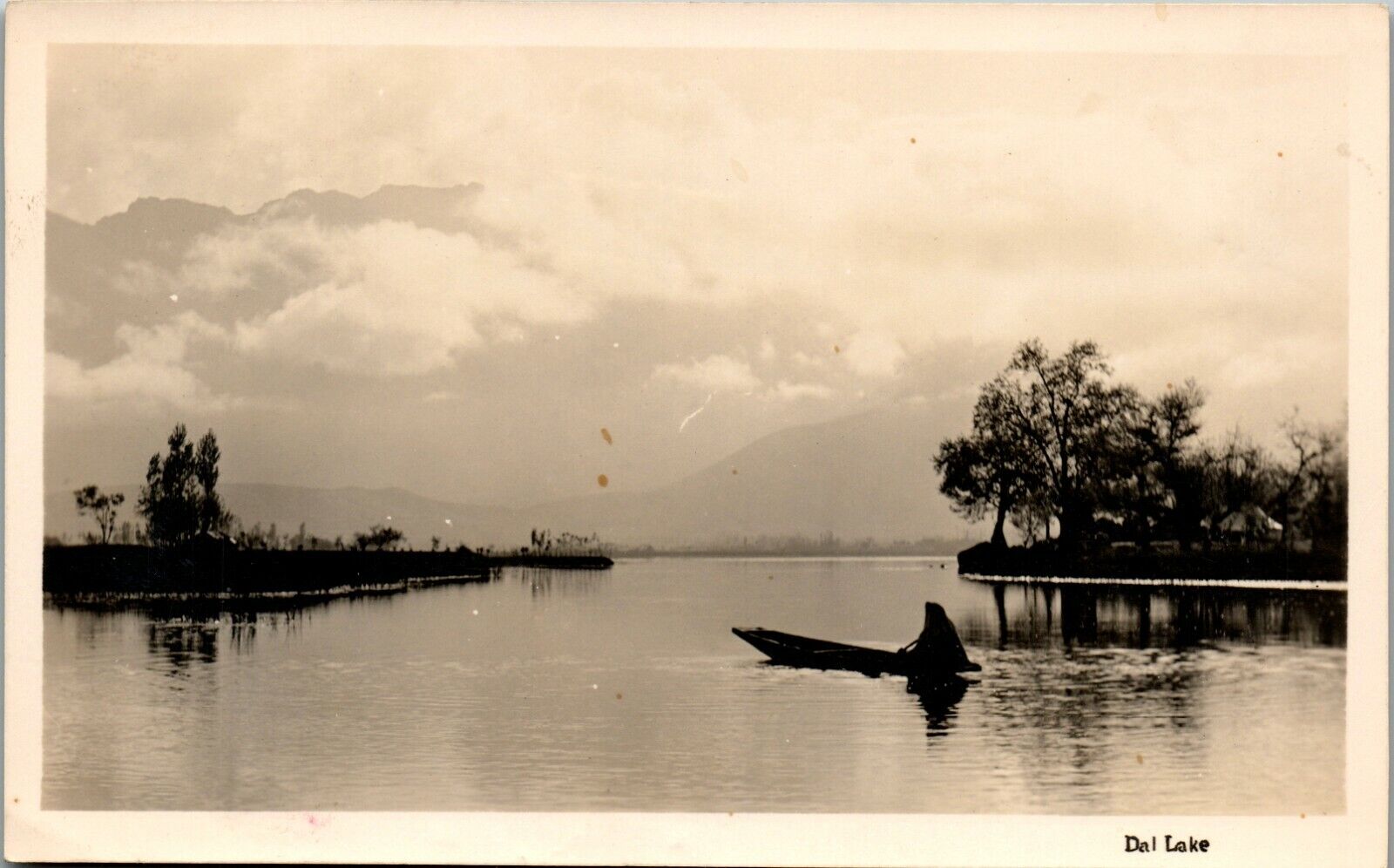 Lake Dal, Kashmir Srinagar nice landscape view RPPC Vintage Postcard UU1