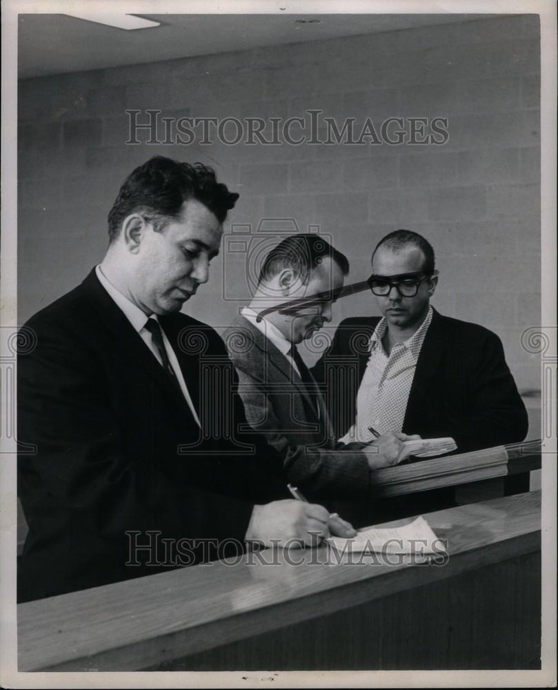 1961 Press Photo George Parris Prosecutor - DFPC58769