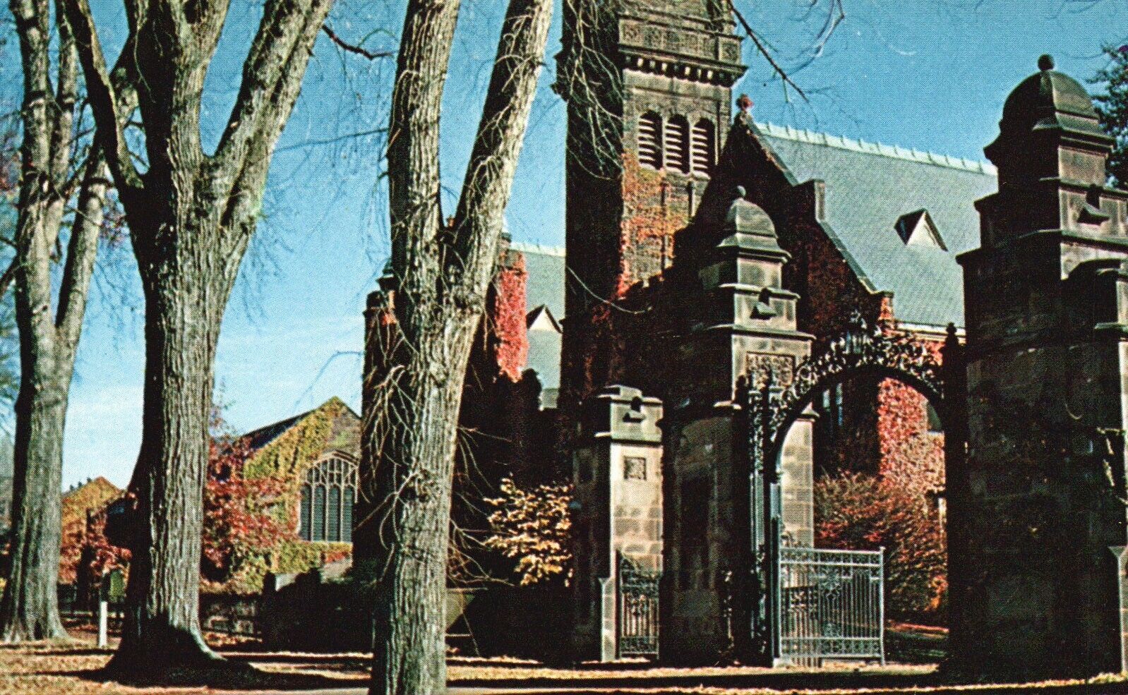 Postcard MA South Hadley Mt Holyoke College Mary Lyon Gate & Tower  PC J9201