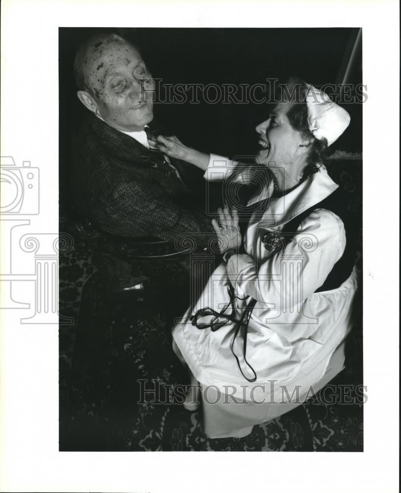 1994 Press Photo Lottie Cefalu makes husband Tom smile at Event - noa60182