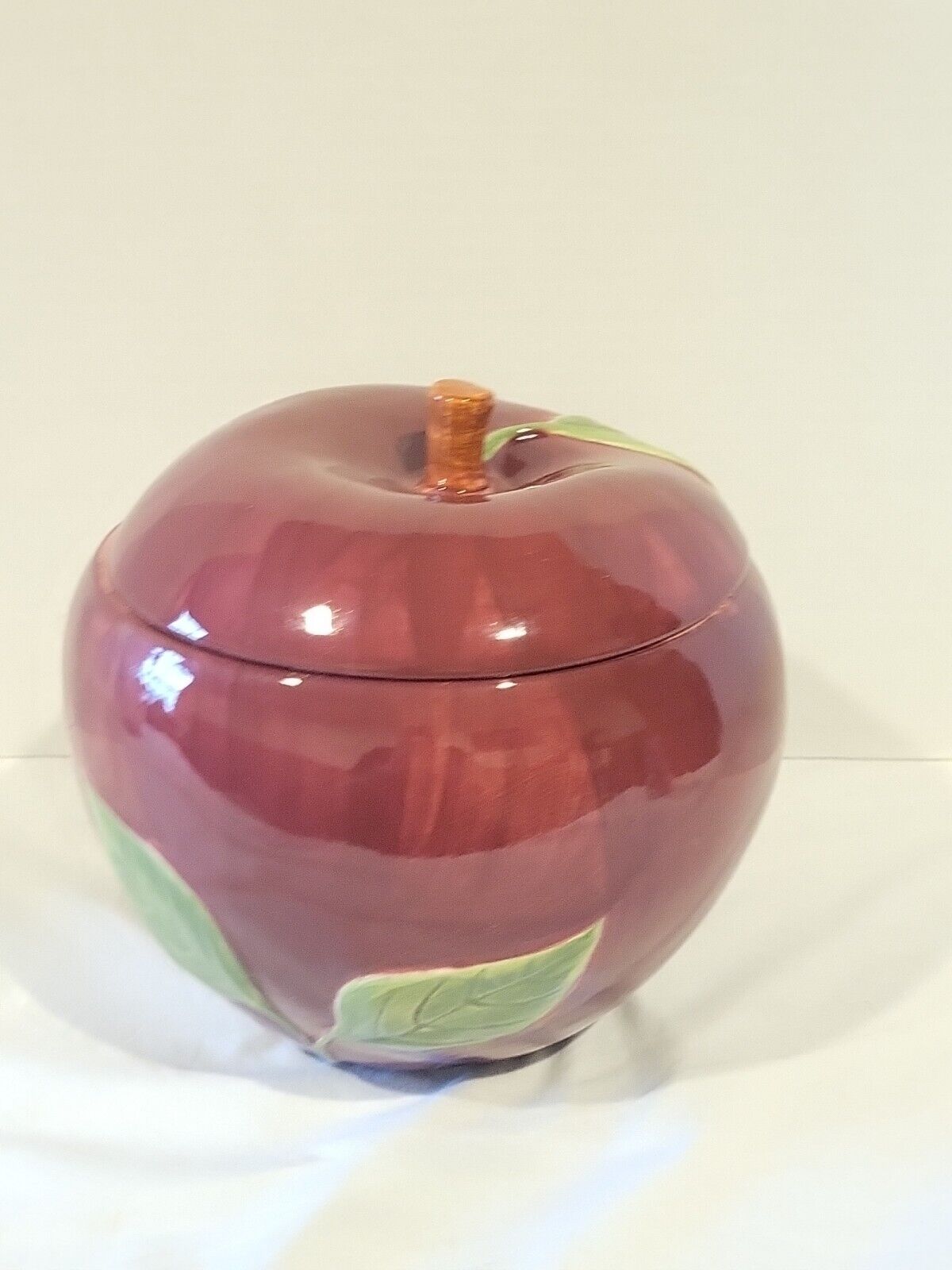 Franciscan Red Delicious Apple Cookie Jar Hand painted Made in Portugal.BEAUTIFL