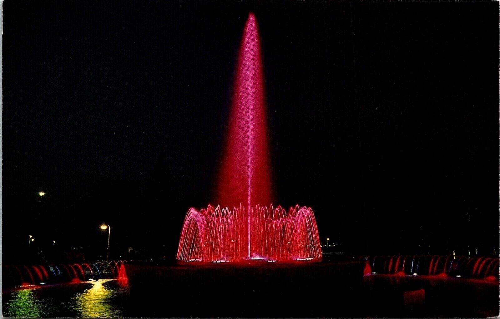 Water Fountain Sault Ste Marie Michigan MI Soo Locks Postcard UNP VTG Unused