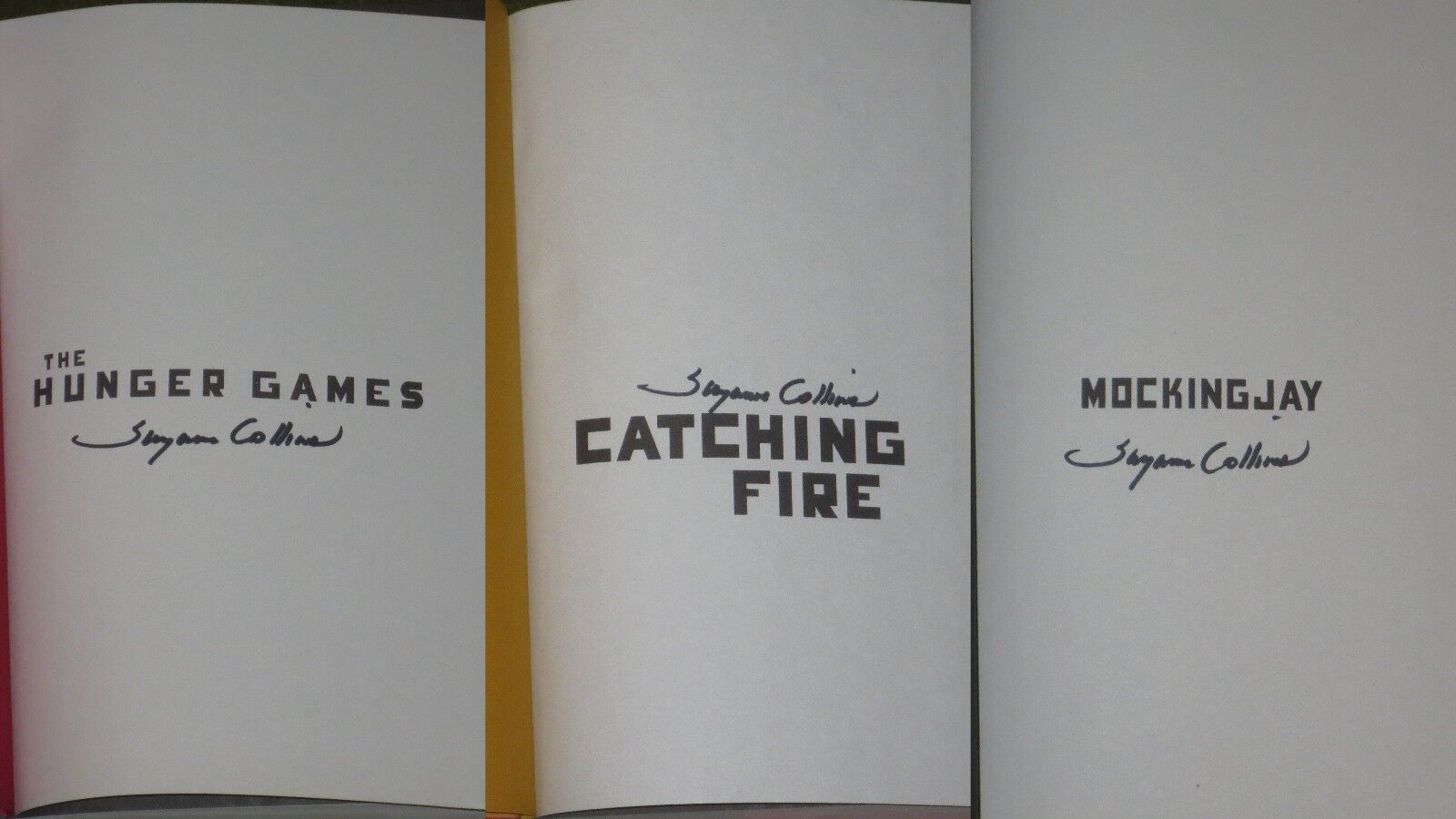 SUZANNE COLLINS THE HUNGER GAMES SIGNED  COMPLETE SET CATCHING FIRE EXACT PROOF