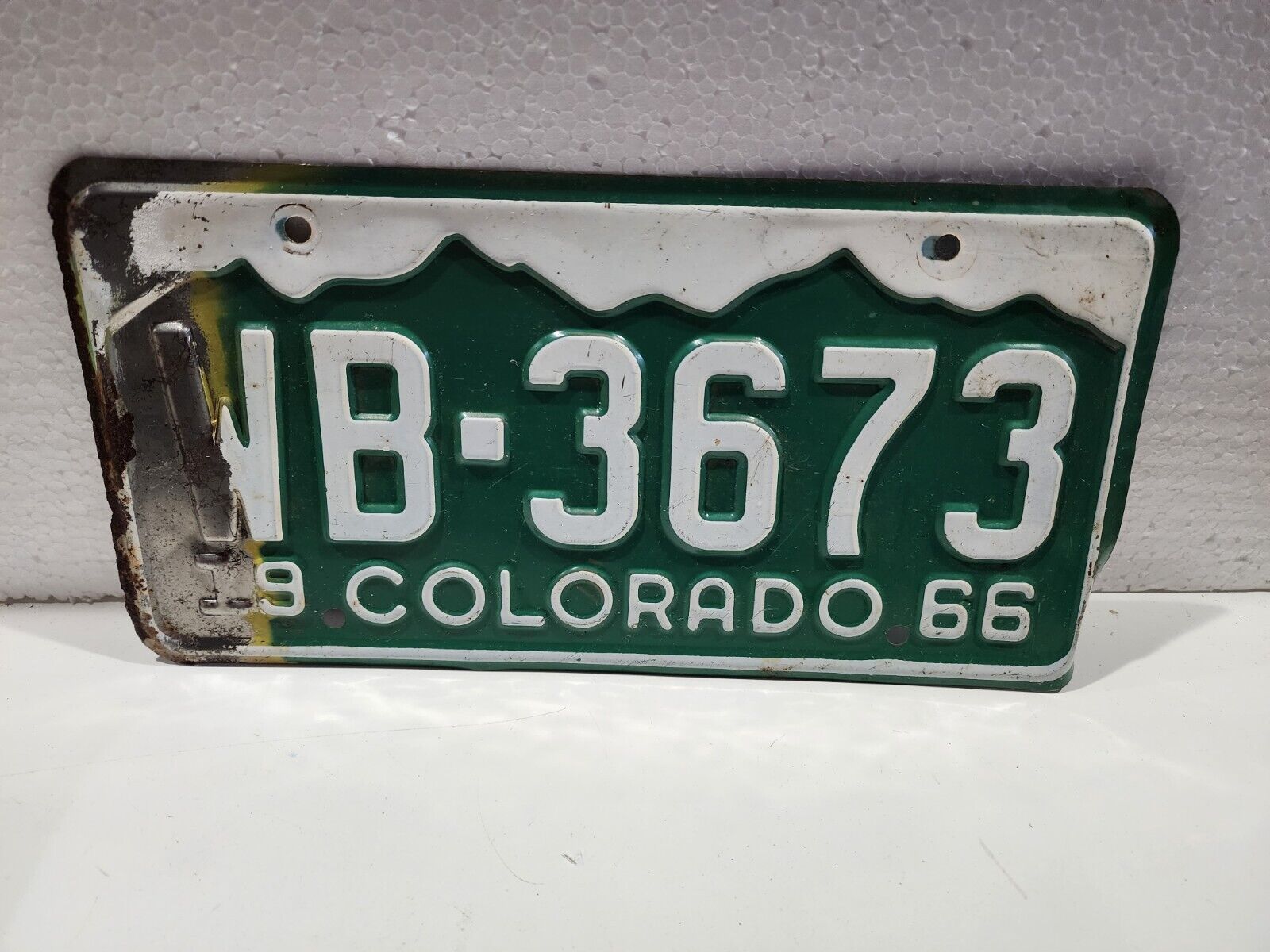 Vintage 1966 CO Colorado State LICENSE PLATE CAR Auto WB 3673 Green Mountains