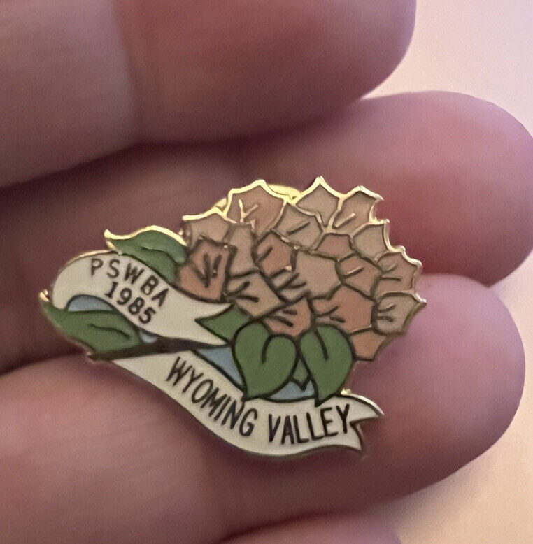 PSWBA Wyoming Valley Flower 1985 Women\'s Bowling Vintage Lapel Pin