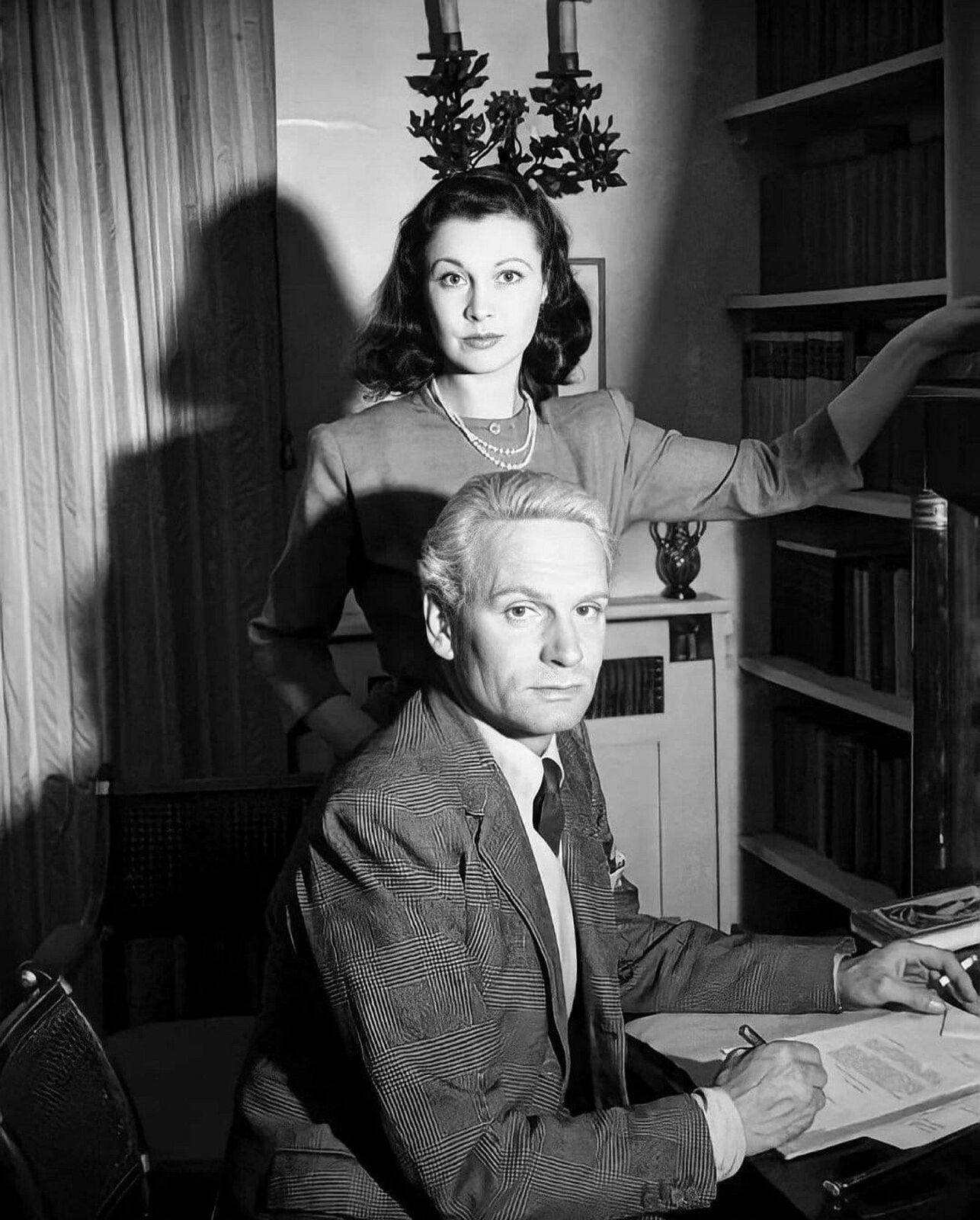 1947 VIVIEN LEIGH & LAURENCE OLIVIER Photo   (216-W )