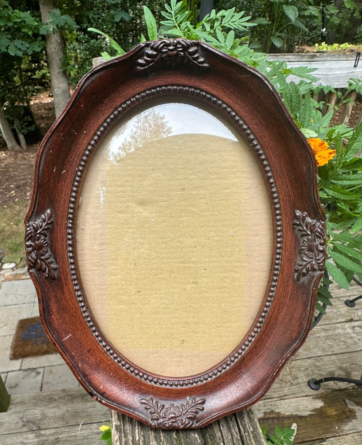 Vintage Wood Convex Oval Bubble Glass picture/photo Frame portrait easel back