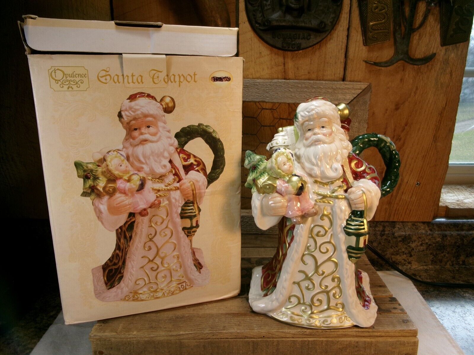 Vintage Opulence Ceramic Christmas Santa Claus Teapot ~ Holds 26 oz
