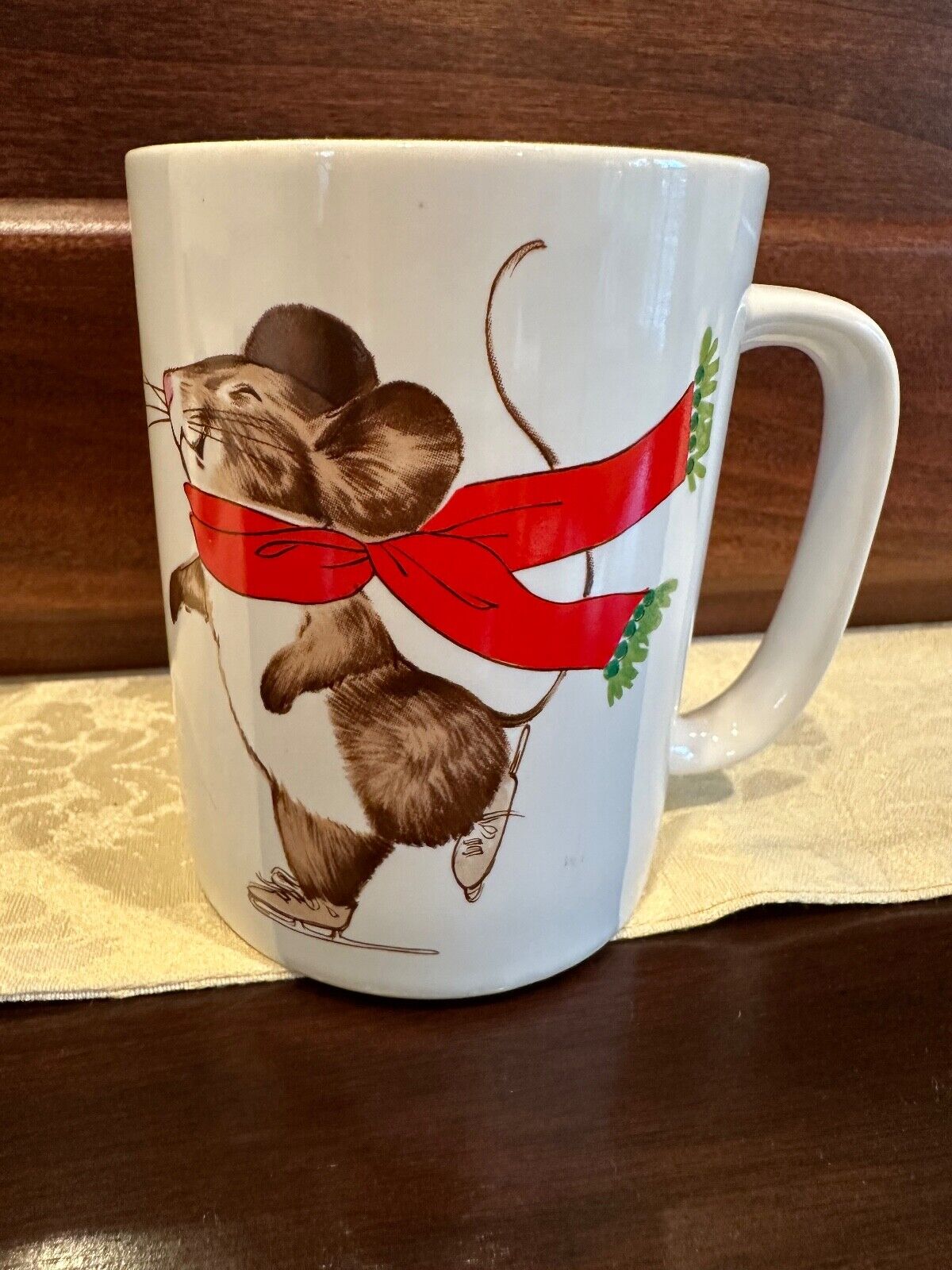 Vintage Otagiri Japan Gibson Christmas Mug Gleeful Ice Skating Mouse Red Scarf